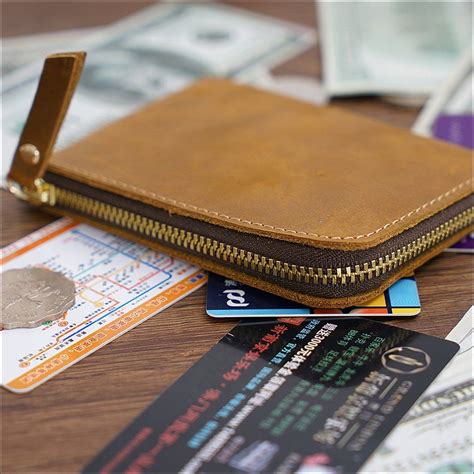 Men’s Wallets and Small Leather Goods 